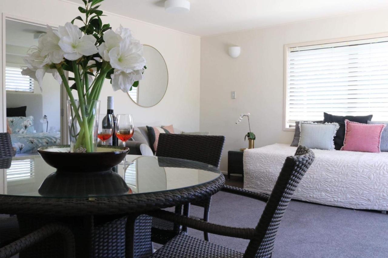 Retreat On Rita ~ Downtown Mount Maunganui With Beach Access Exterior photo