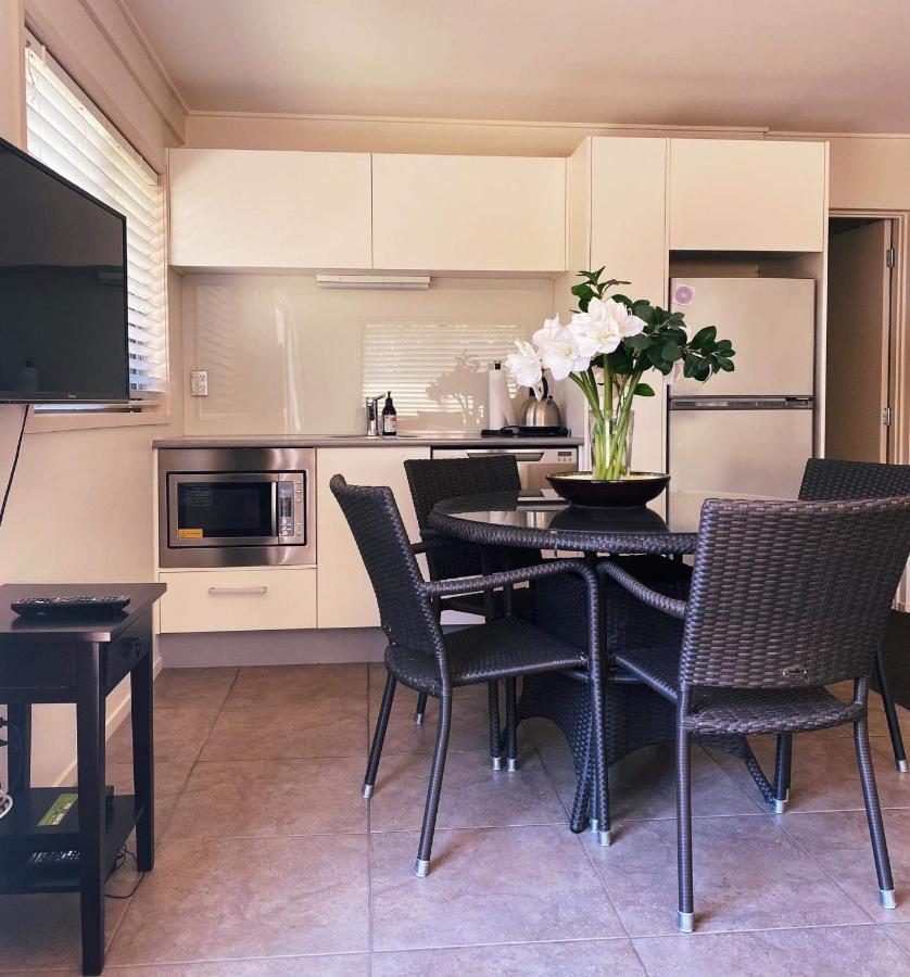 Retreat On Rita ~ Downtown Mount Maunganui With Beach Access Exterior photo